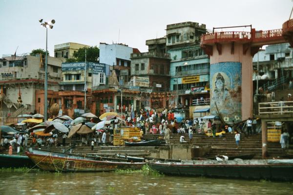 Image: /gfx/2003/2003Week28/India03.06_imm018.Varanasi.jpg 
