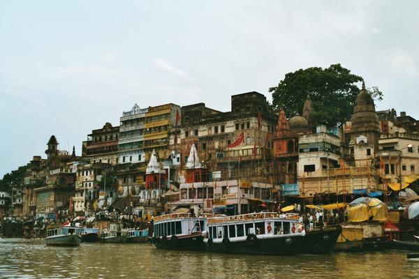 Image: /gfx/2003/2003Week28/India03.11_imm013.Varanasi.jpg 