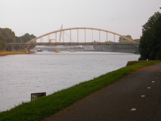 Image: /gfx/2006/2006Week38/dscn6107.AmsterdamRijnkanaal.jpg 