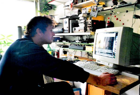 Image: /gfx/2000/08/kamer.jan.jpg 