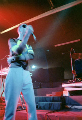 Image: /gfx/2000/Momus/imm027.jpg 
