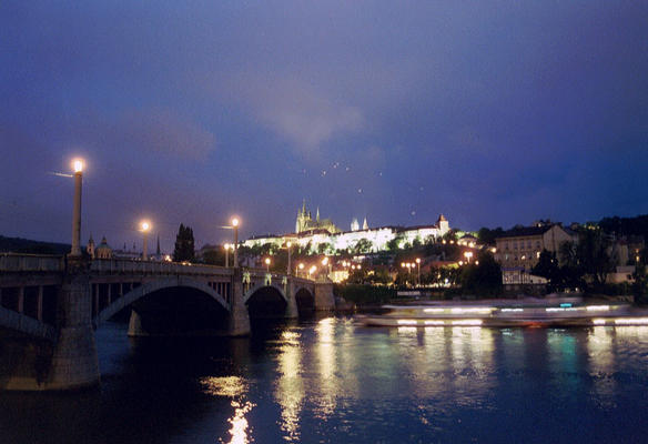 Image: /gfx/2001/07/Praag_2/imm006.JPG 