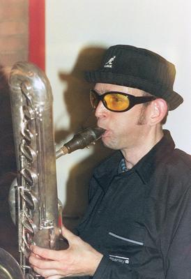 Image: /gfx/2001/09/Mick2/imm005.JPG 
