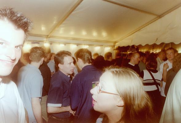 Image: /gfx/2002/06/Moller/Moller2.imm019.jpg 