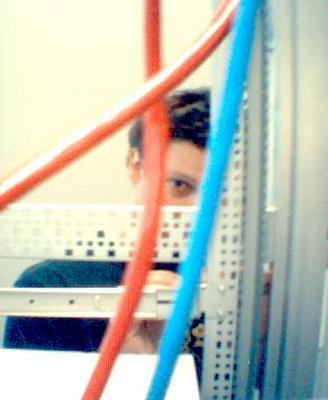 Image: /gfx/2002/Espion/20020711-1200.rack.jpg 