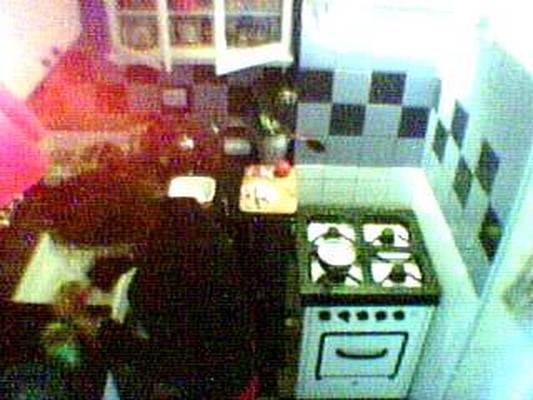 Image: /gfx/2002/Snapcam/07/20020706-1853-30802-2.Femke.jpg 