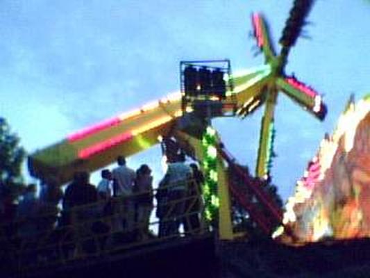 Image: /gfx/2002/Snapcam/07/20020717-1417-8603-3.Maliebaan_festival.jpg 