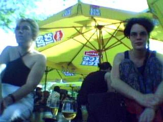 Image: /gfx/2002/Snapcam/20020603-1600.ieneke.stef.jpg 