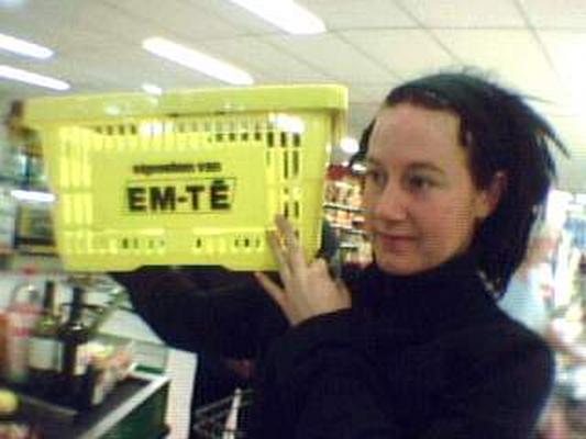 Image: /gfx/2002/Snapcam/incoming/20020720-1909-8795-2.Sprang.jpg 