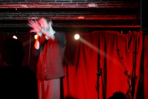 Image: /gfx/2003/2003Week05/Momus-Lille/dscn5965.Lille.jpg 