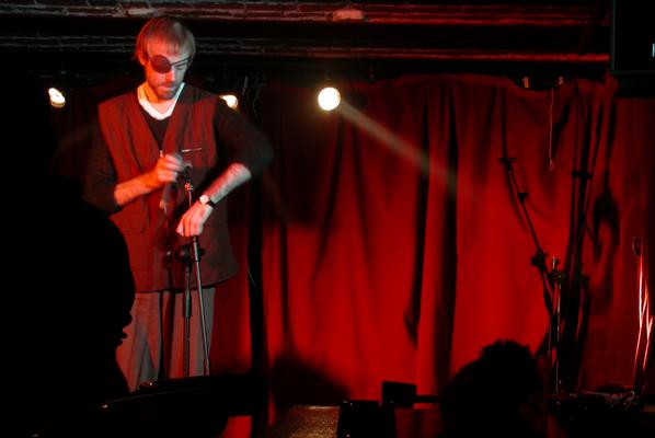 Image: /gfx/2003/2003Week05/Momus-Lille/dscn5974.Lille.jpg 