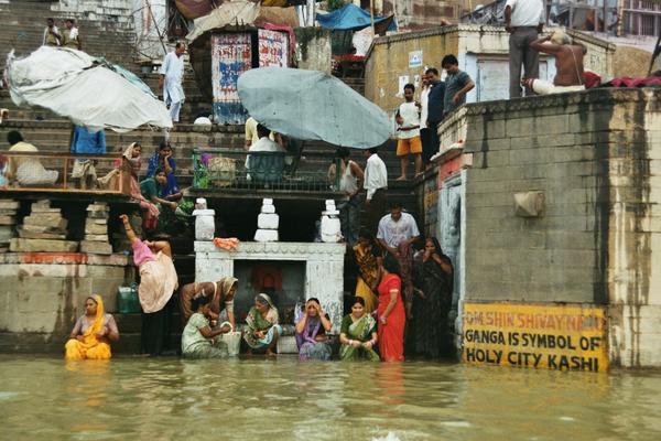 Image: /gfx/2003/2003Week29/India05.03_imm022.Varanasi.jpg 