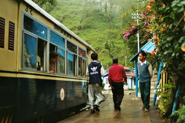 Image: /gfx/2003/2003Week29/India06.13_imm012.Agra-Shimla.jpg 