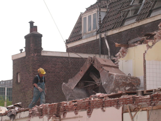 Image: /gfx/2005/2005Week24/dscn2802.Damstraat.jpg 